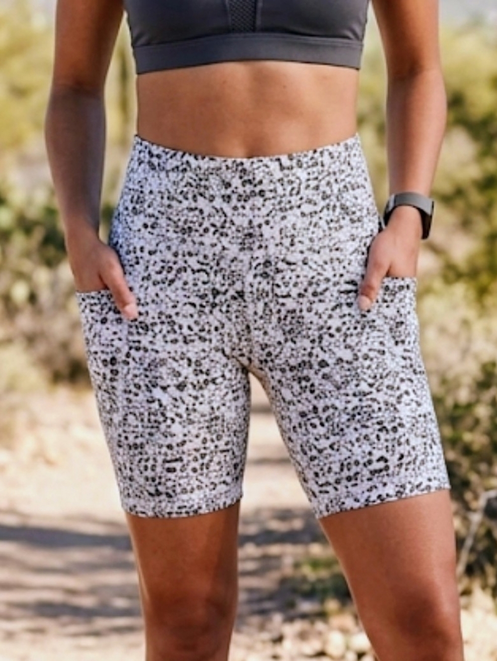 Old Navy Active Abstract Animal Print High Waisted Biker Shorts w/Pockets, S